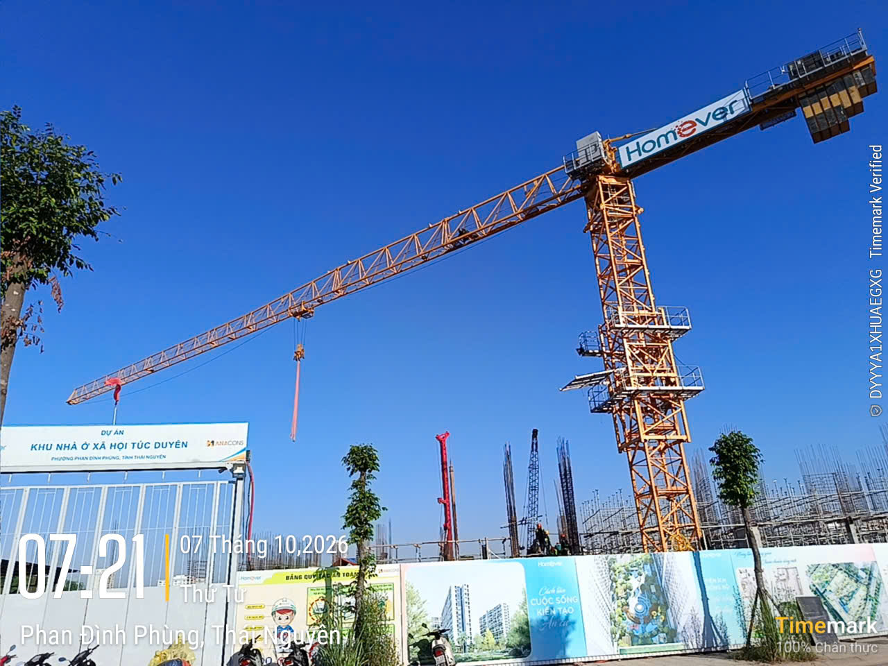 Khởi công xây dựng